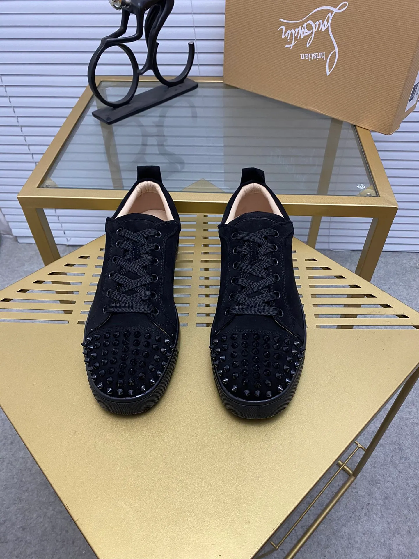 Ex-factory price 420. christian louboutin (CL red sole shoes) counter nail series, high-top casual sneakers for couples 📢 📢 📢 Exclusive hot style release 🎈🎈💪 Movable latex feet 👻 Finished outsole stitching line [satisfied] 😝Female 35-40# Male 38#-46, global supply😝 [Top version]: Original imported cowhide upper, top original leather lining, original molded TPU outsole, original 1:1 detail processing, original shoe last, large quantities in stock, rest assured as shown above